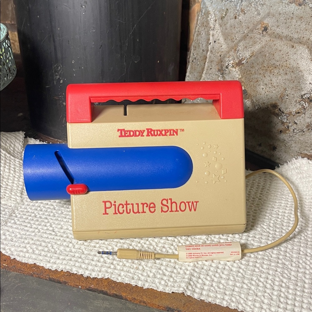 Teddy Ruxpin Picture Show Projector in Beige, Red & Blue 1989 Vintage